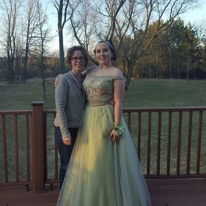 Meet your Posher, Deanna